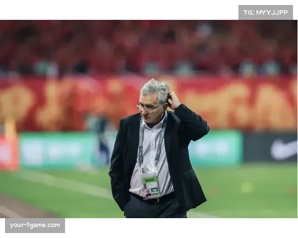 斯卢茨基菱形中场试验,拉唐回撤前腰效果待观察 斯卢茨基菱形中场试验,拉唐回撤前腰效果待观察